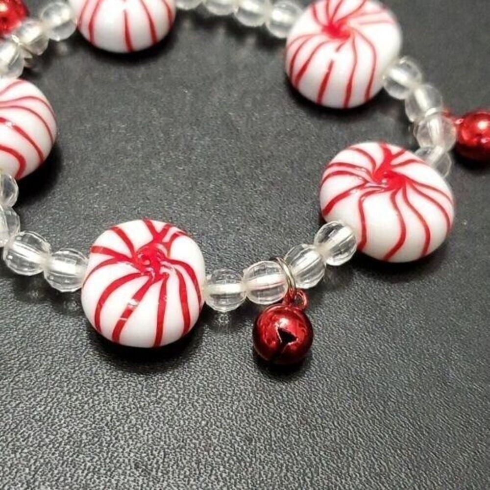 Holiday red and white peppermint bracelet 7.25"